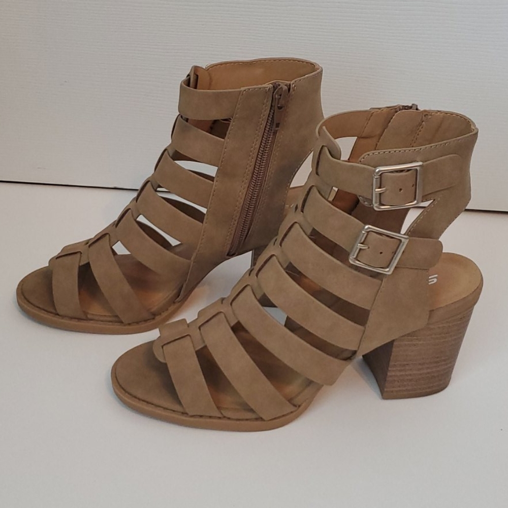 Soda Tan Caged Open Toe Sandals Size 7.5 - Picture 2 of 7